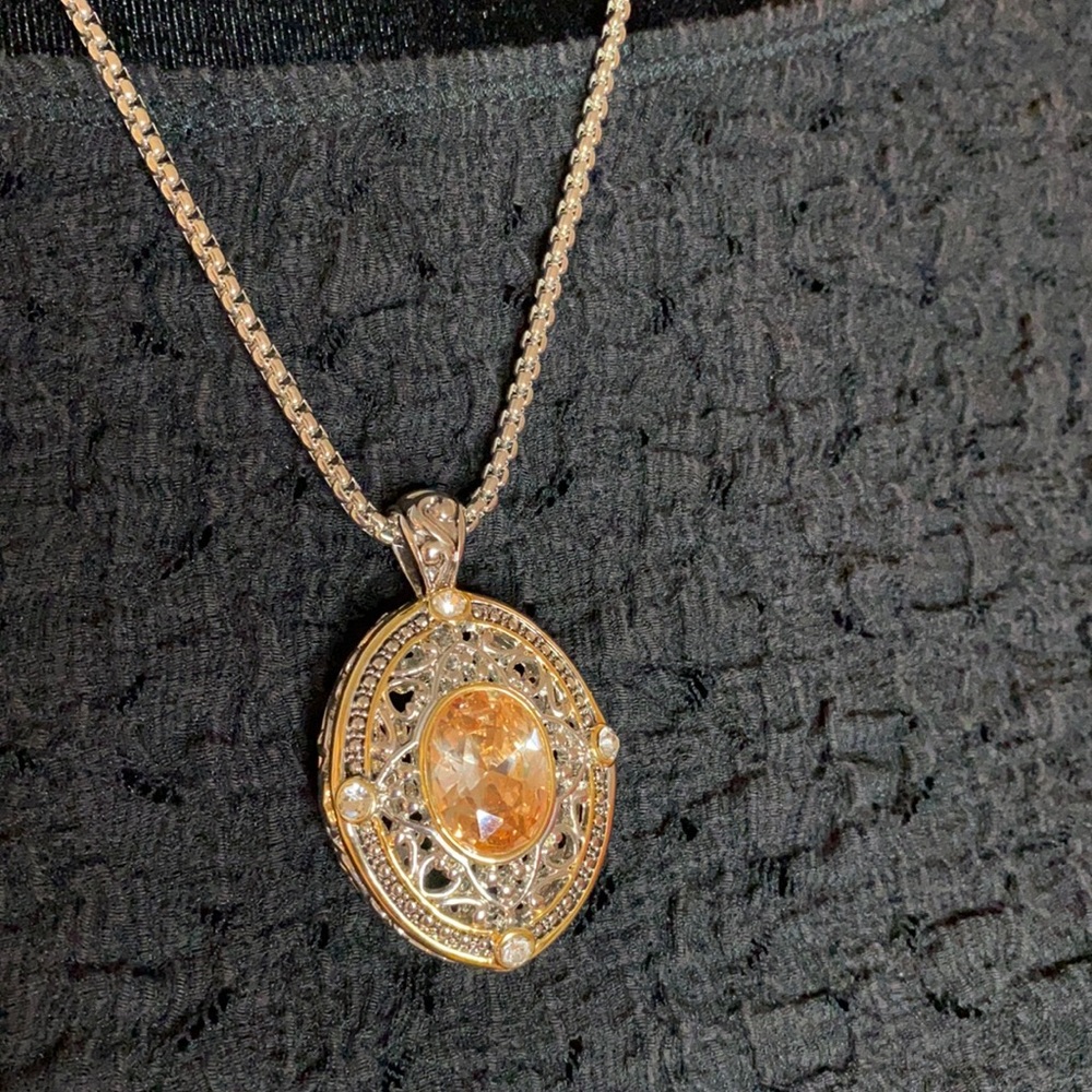 Reversible-Silver/peach pendant/chain necklace